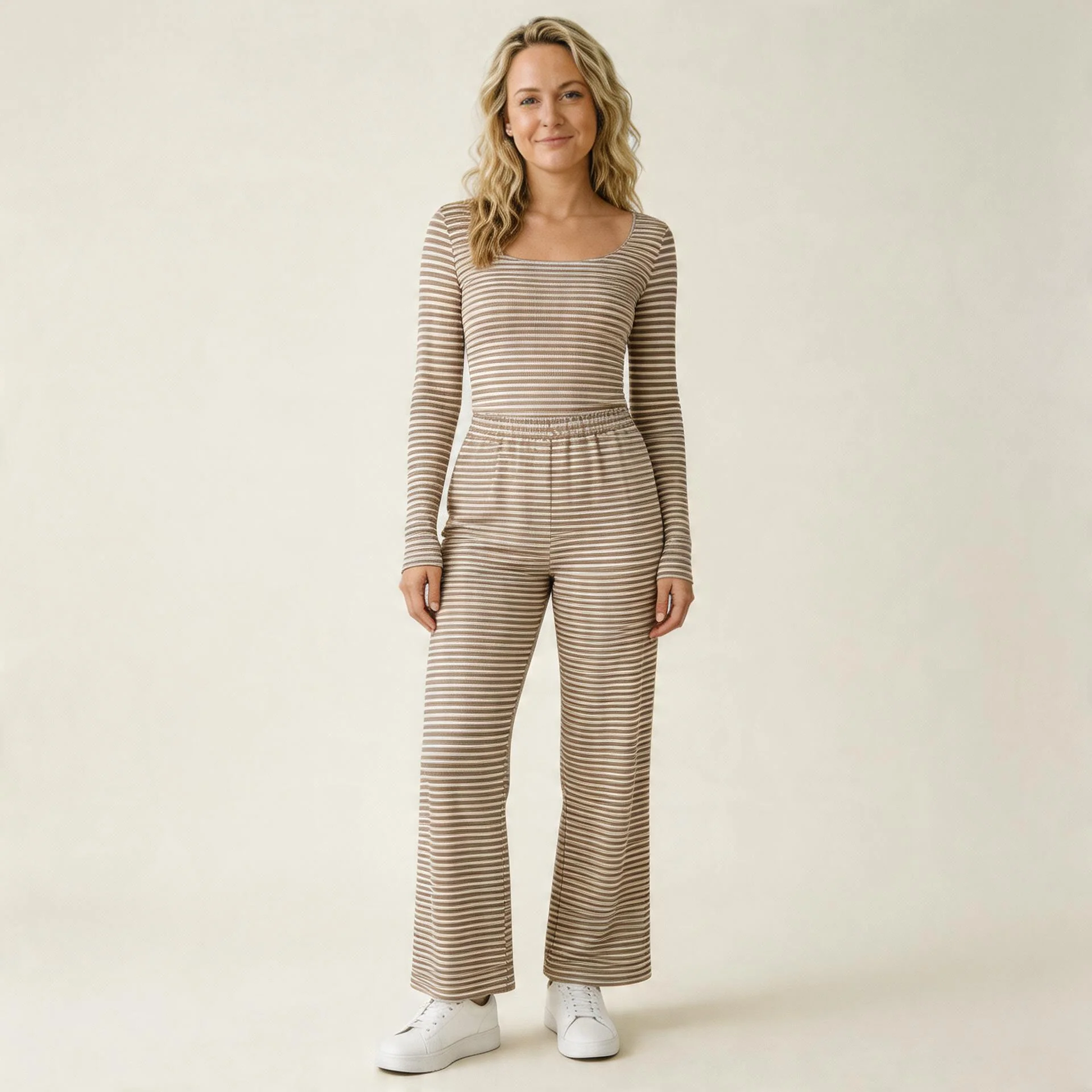 Striped Lounge Outfit for Sunday Relaxation