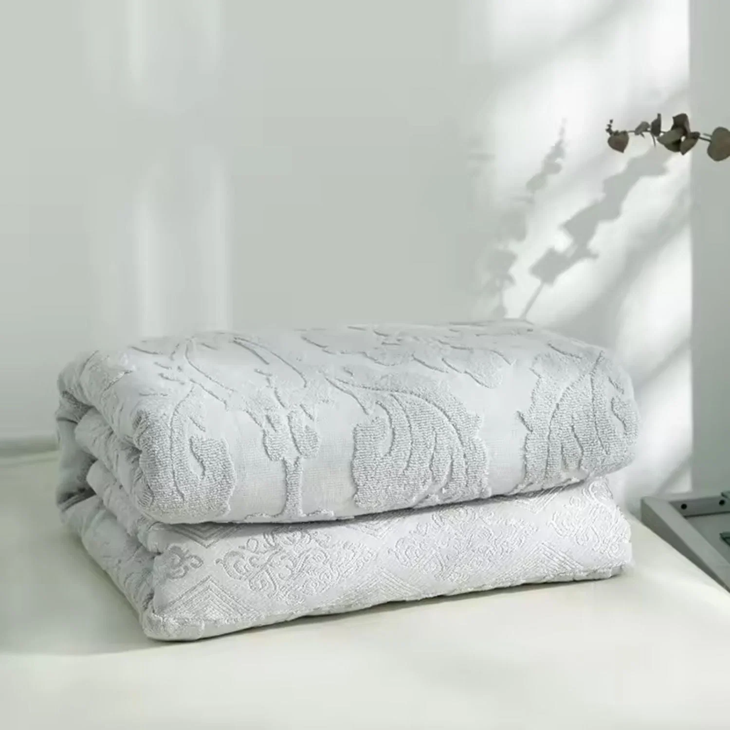 Throw Blanket Plush Jacquard Microfiber Blend Machine Washable - Image 10