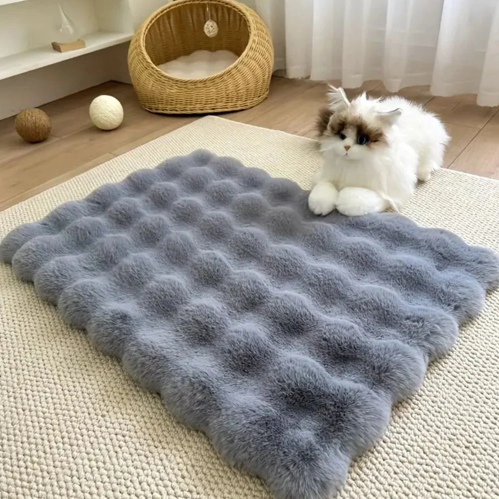 Pet Mat Luxury Faux Fur Non-Slip & Machine-Washable