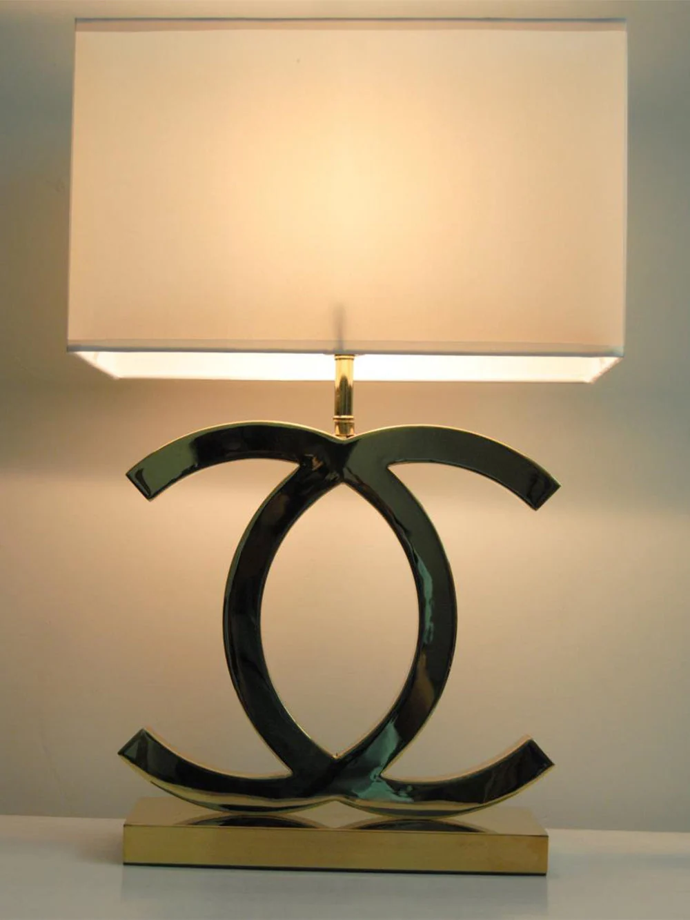 Sleek Stainless Steel Desk Lamp for Any Room - Image 8