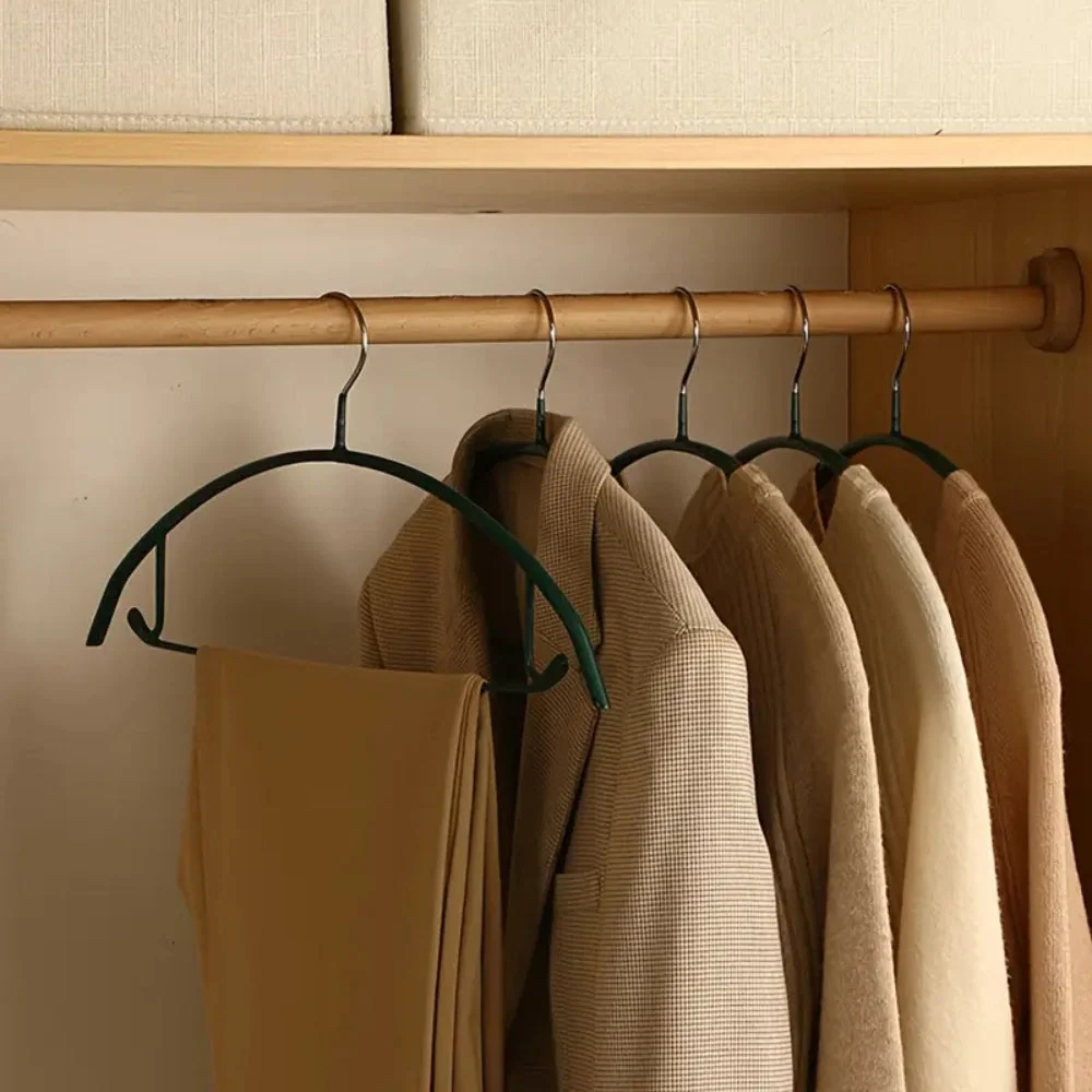 Clothes Hangers Soft-Touch Finish Ergonomic Curve - Image 8