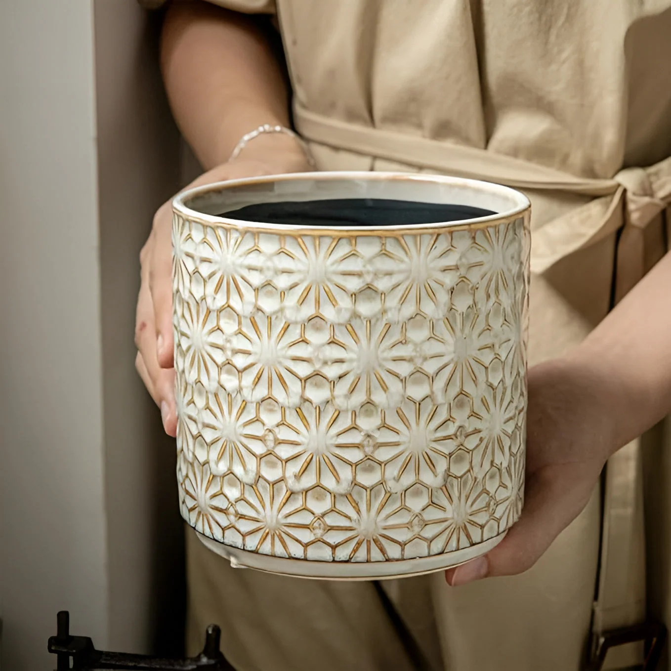 Utensil Holder Ceramic Embossed Floral Wide Opening - Image 2