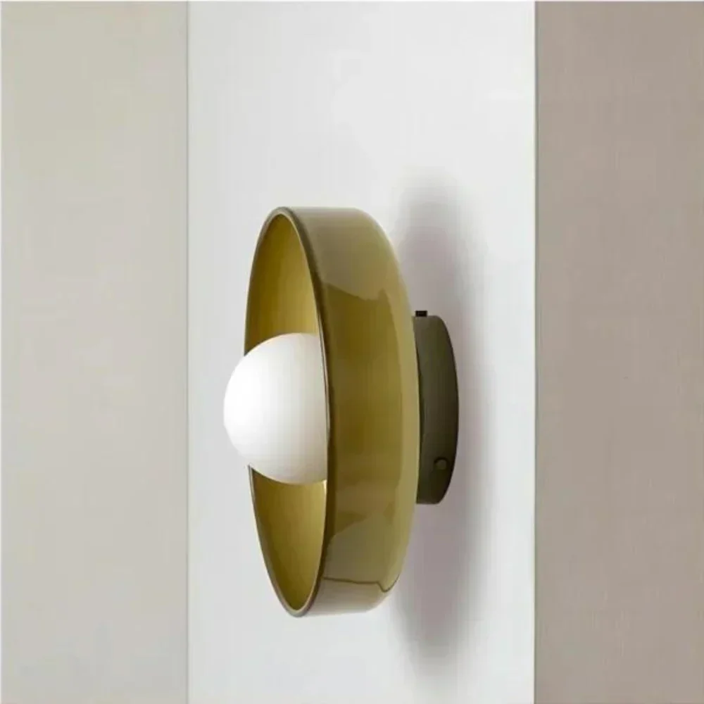 Elegant Dual-Mount Light Fixture with Glass Globe Design - Image 4