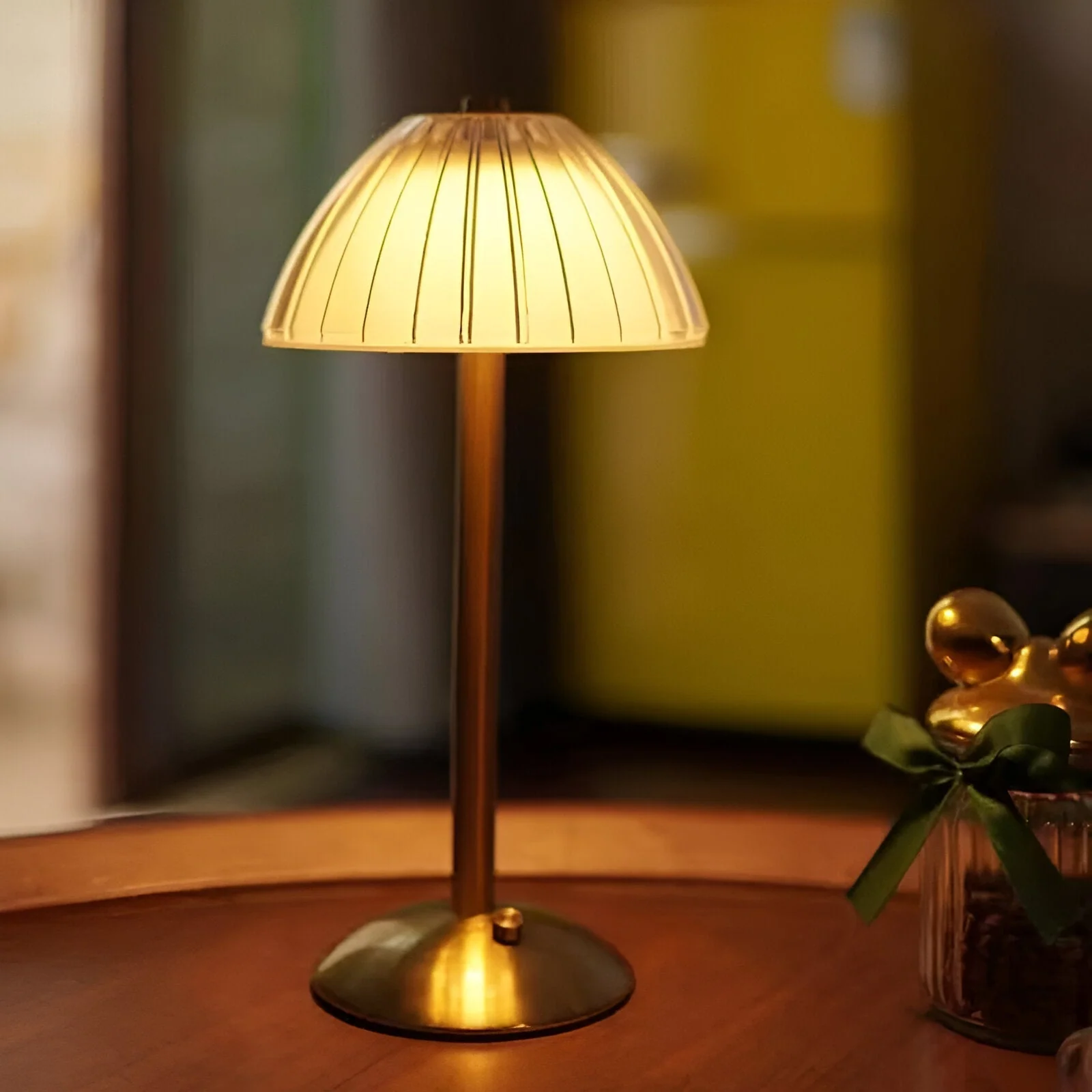 Cordless LED Lamp with Stylish Design and Metal Base - Image 3