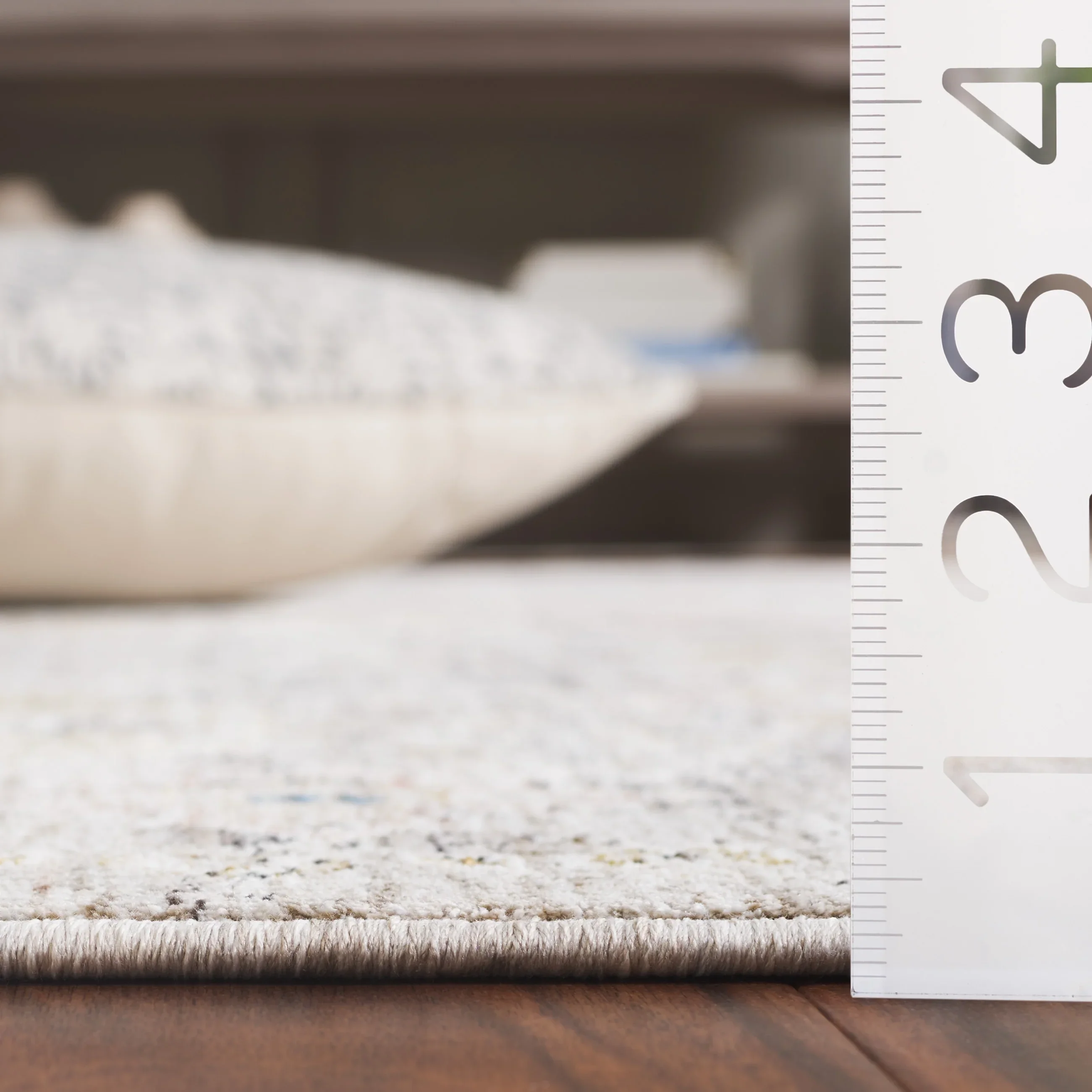 SAFAVIEH Autumn Freeman Floral Area Rug, Beige/Ivory Blue, 8' x 10' - Image 8
