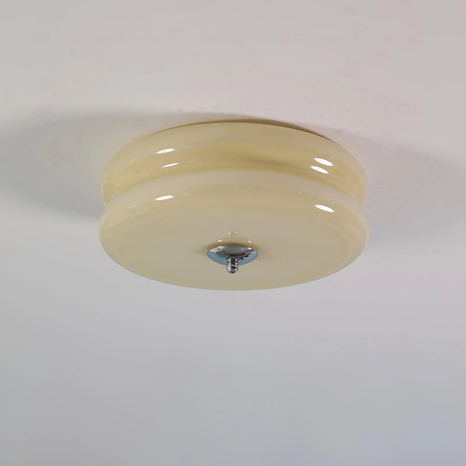 Elegant Retro Ceiling Light Fixture with Art Deco Flair - Image 2