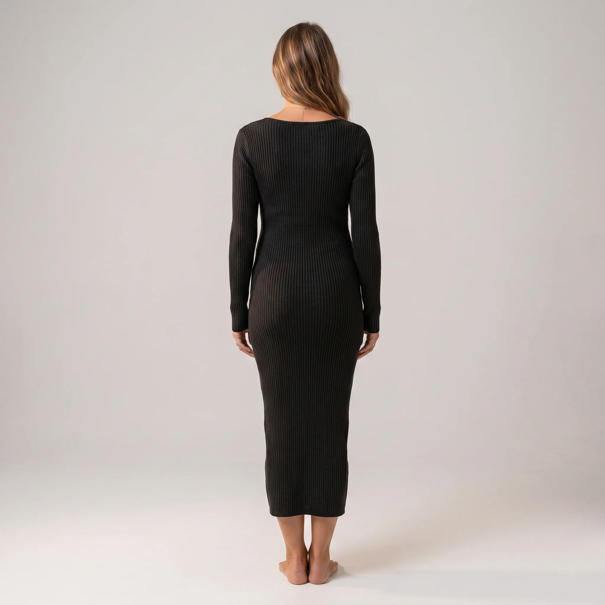 Form-Fitting Midi Dress - Image 3