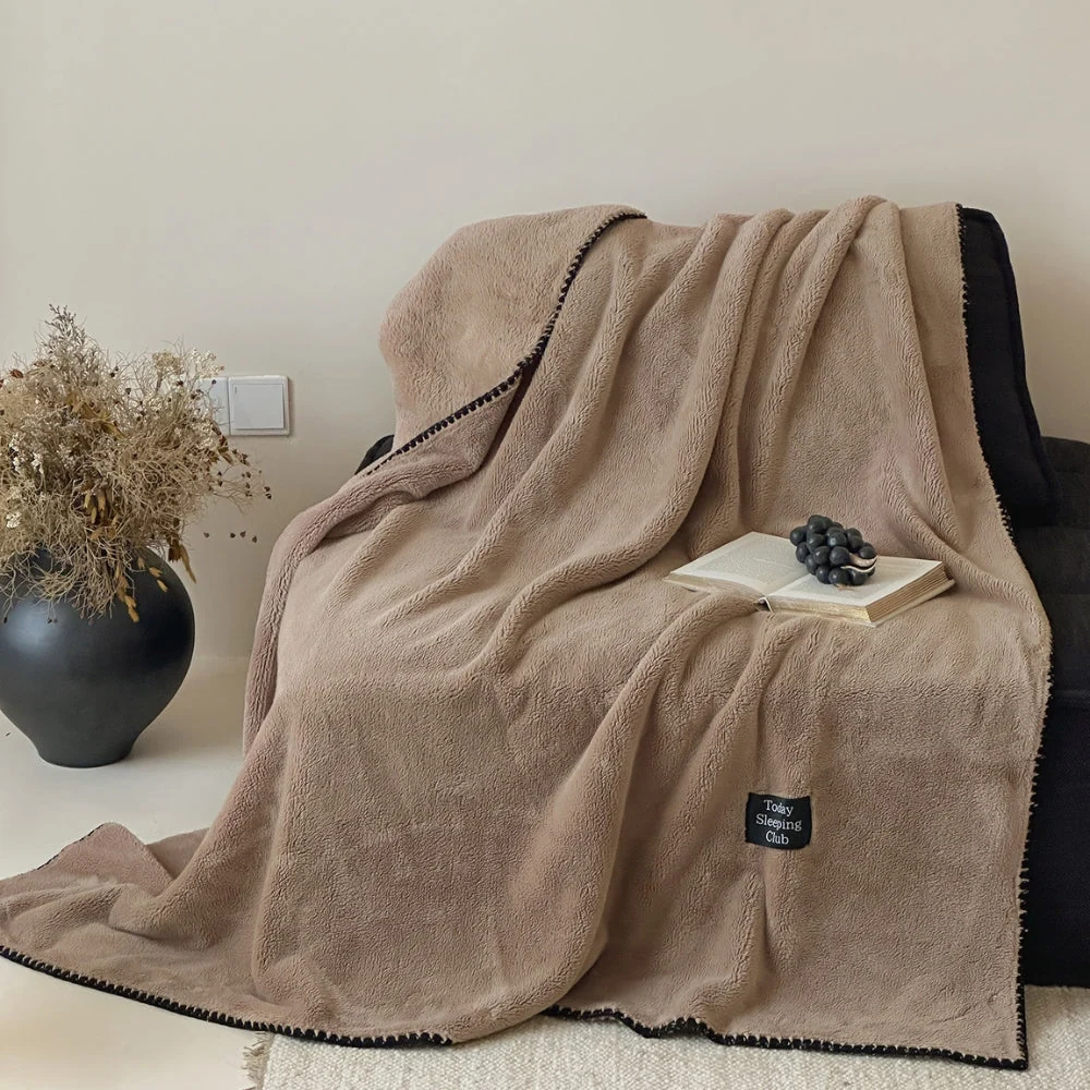 Plush Winter Blanket Bouclé Microfiber Insulating Lightweight Machine Washable