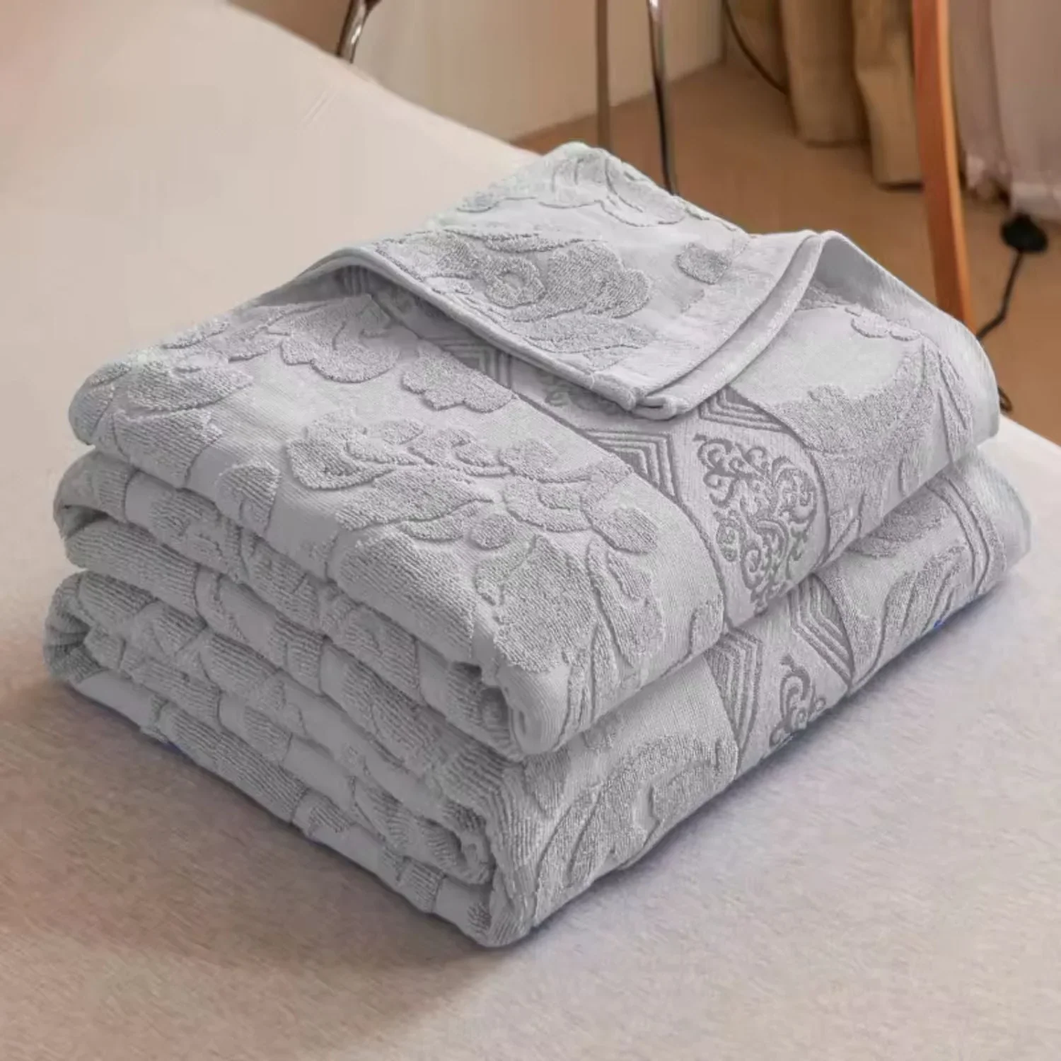 Throw Blanket Plush Jacquard Microfiber Blend Machine Washable - Image 7