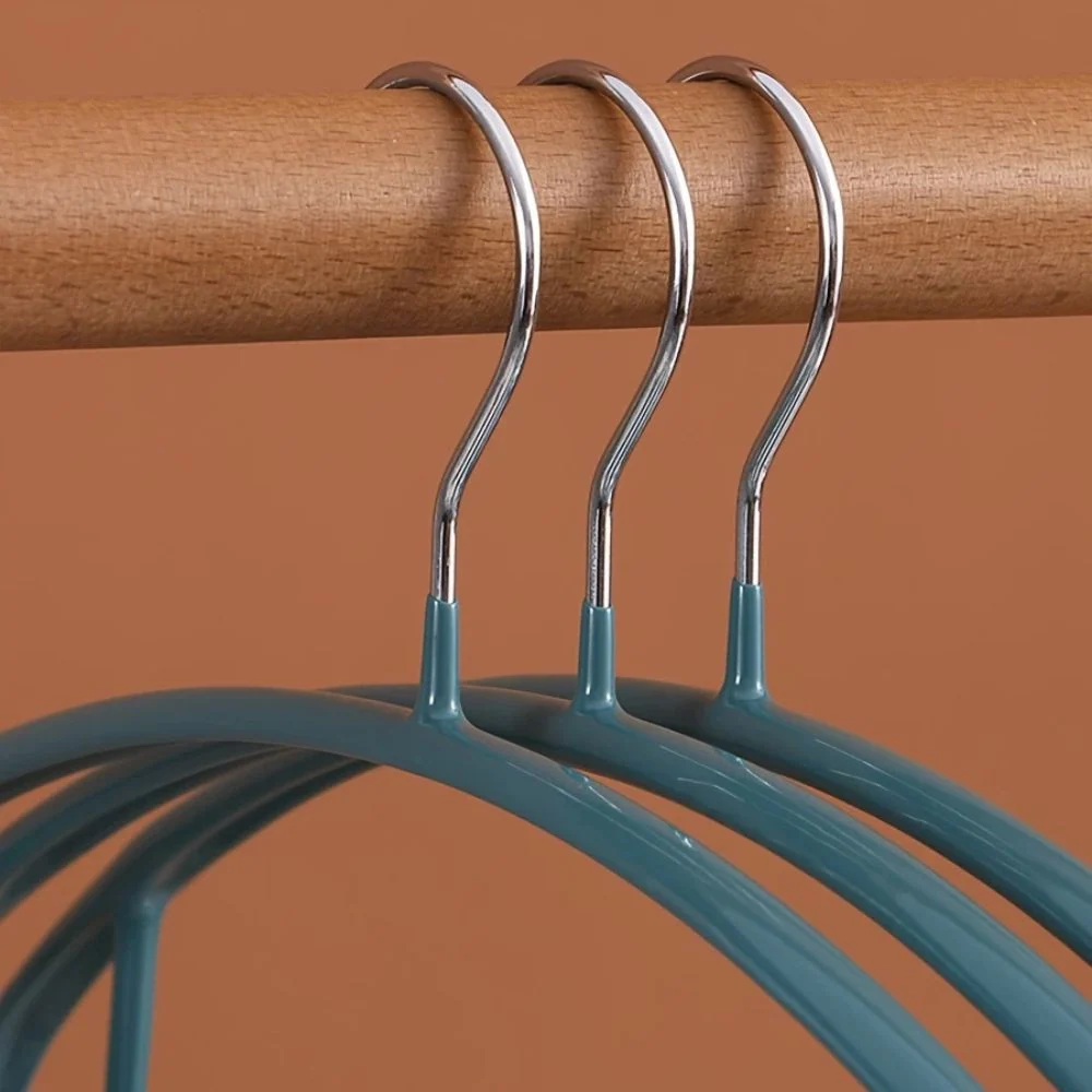 Clothes Hangers Soft-Touch Finish Ergonomic Curve - Image 3