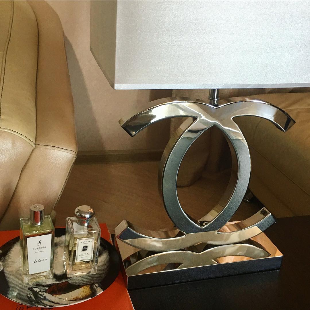 Sleek Stainless Steel Desk Lamp for Any Room - Image 9