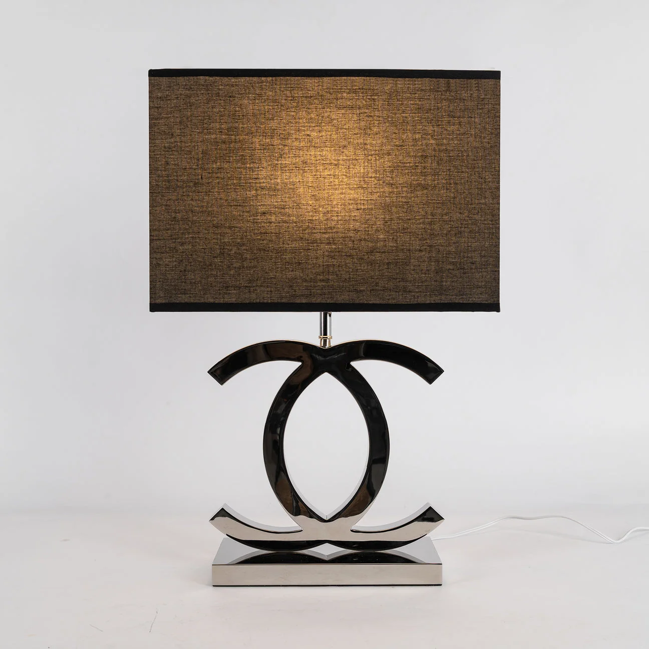 Sleek Stainless Steel Desk Lamp for Any Room - Image 4