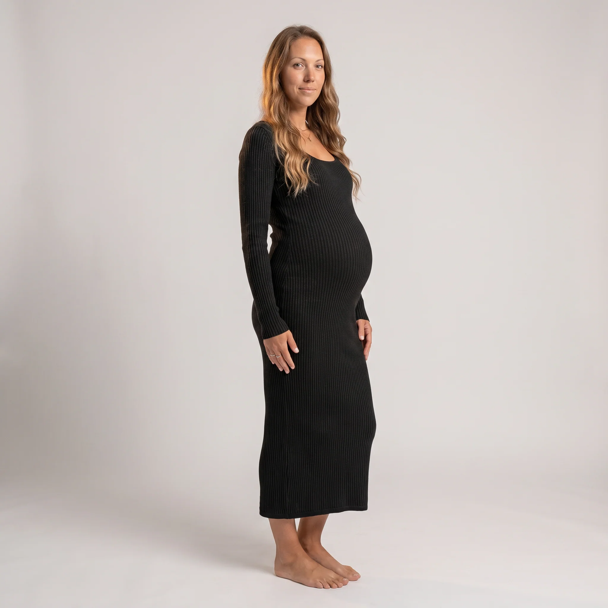 Form-Fitting Midi Dress - Image 7