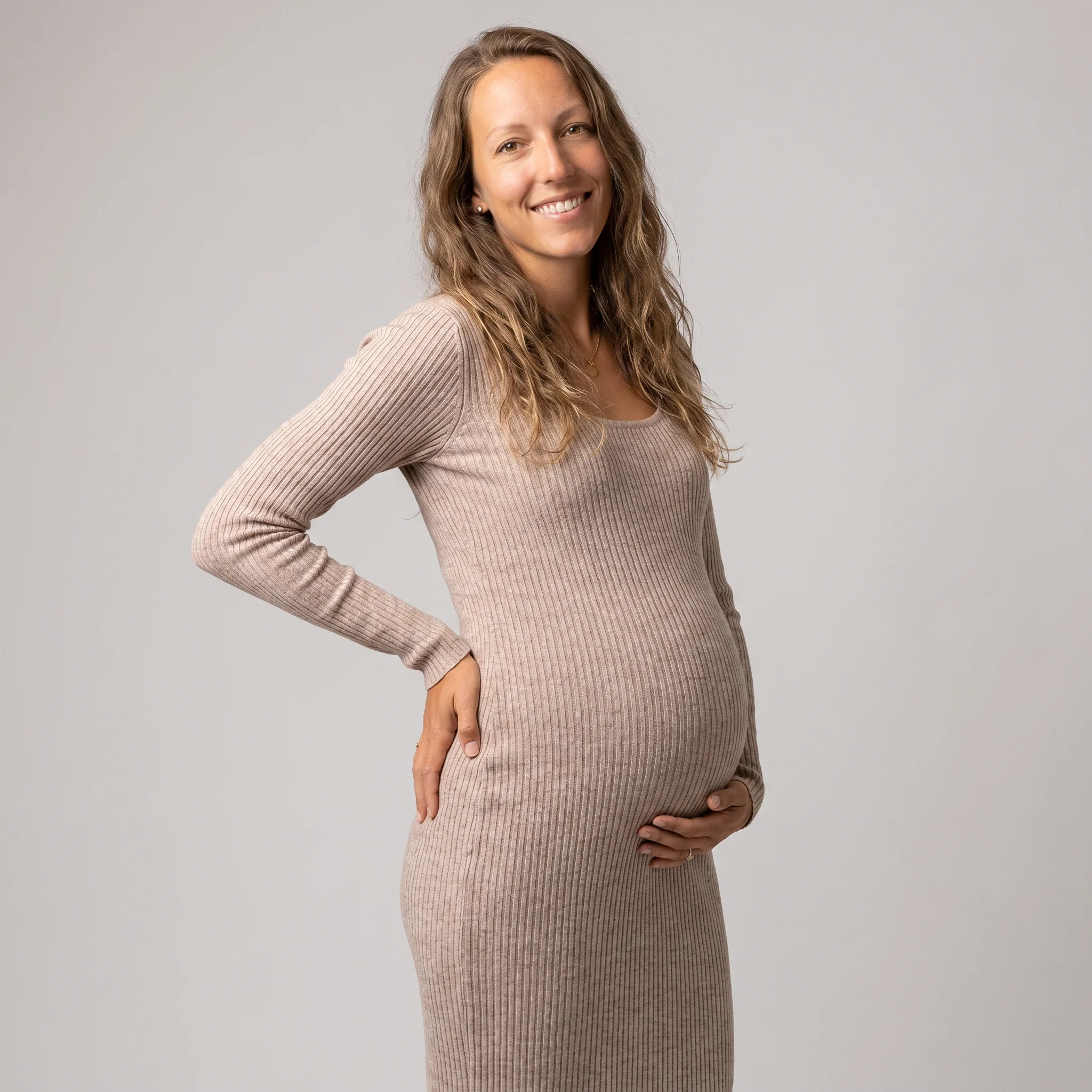 Form-Fitting Midi Dress - Image 10