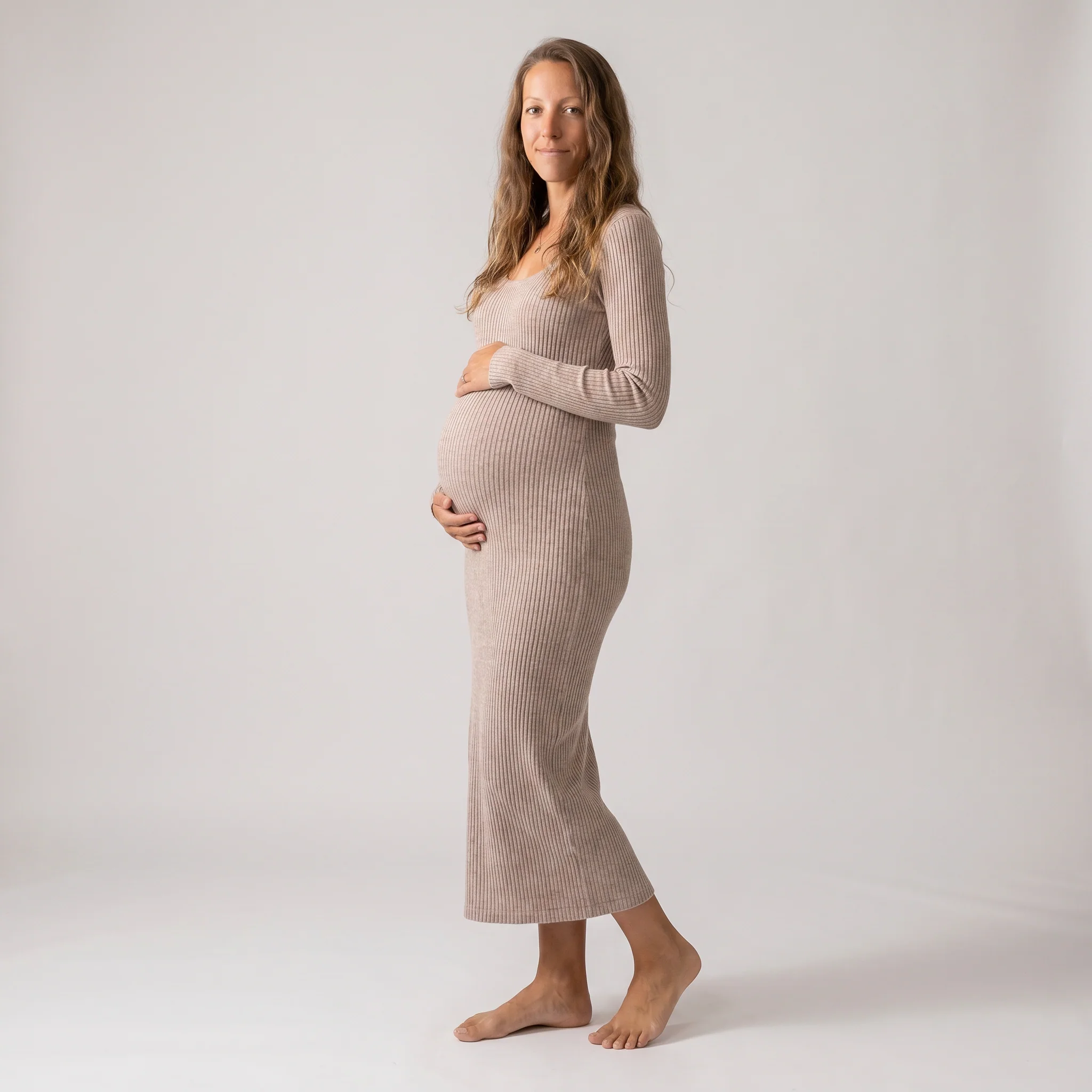 Form-Fitting Midi Dress - Image 12